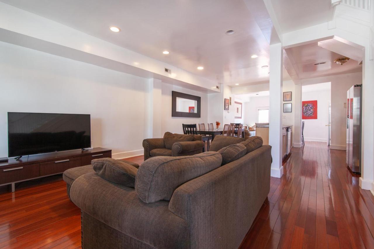 Spacious, Relaxing, 4 Bd 3.5 Ba In Petworth! Apartamento Washington