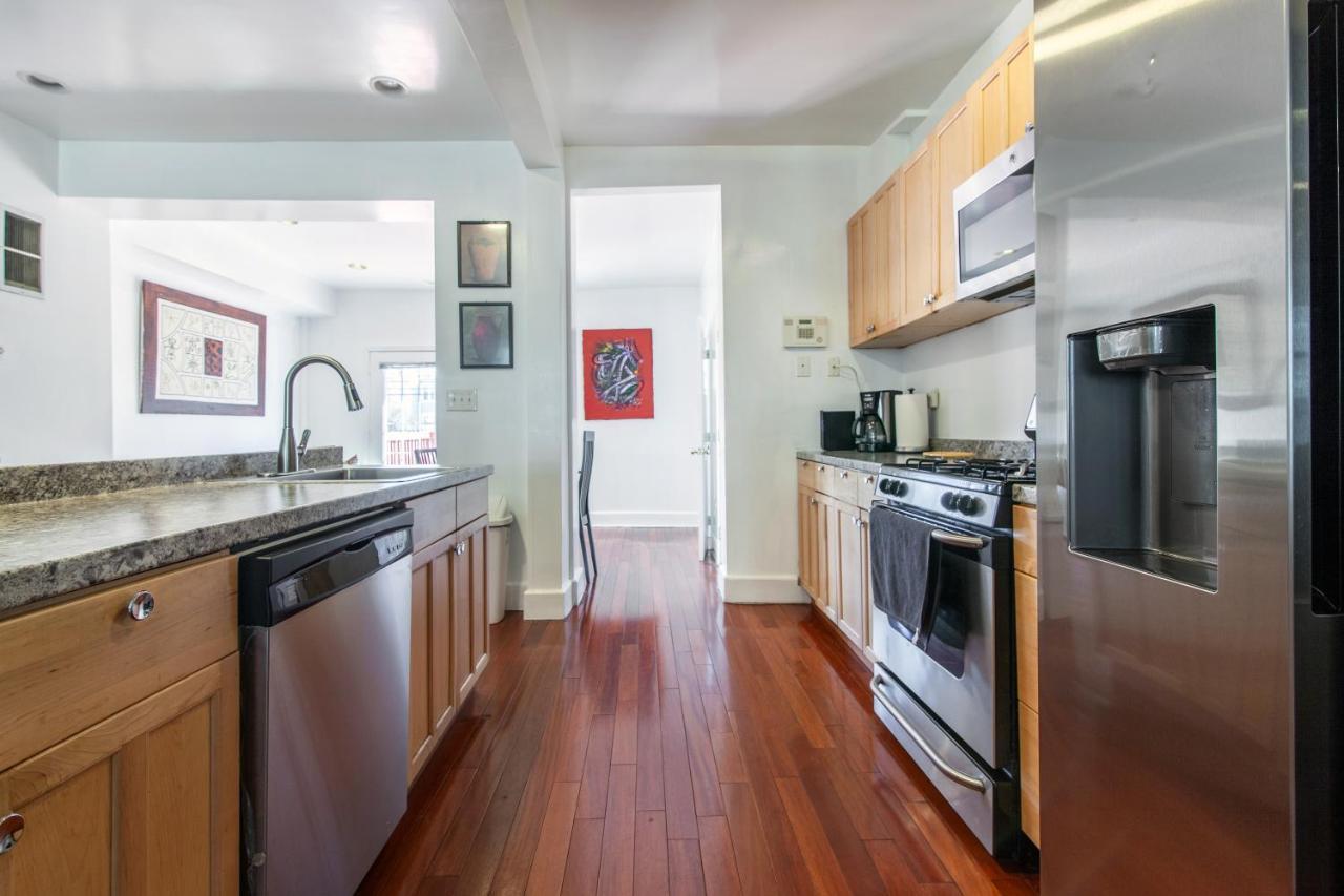 Spacious, Relaxing, 4 Bd 3.5 Ba In Petworth! Apartamento