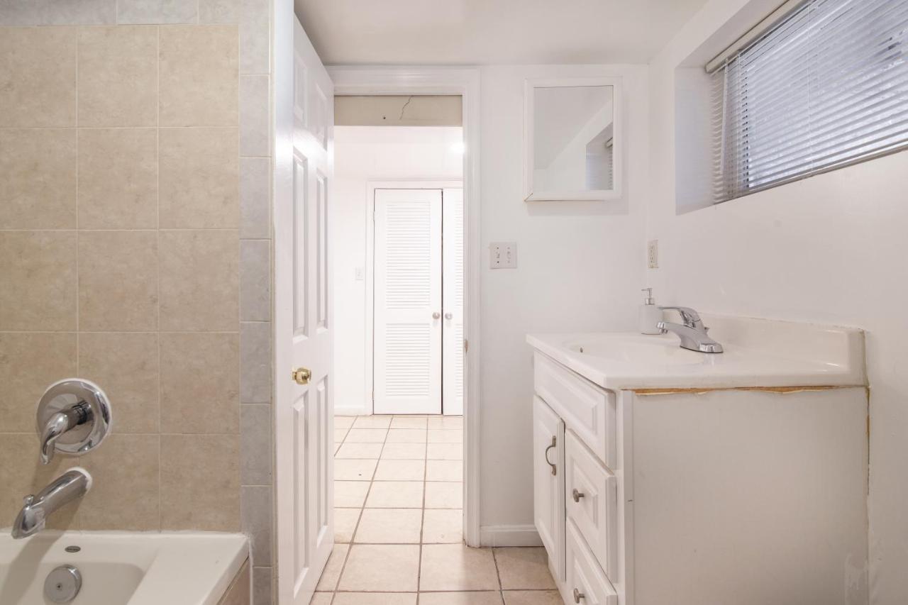 Spacious, Relaxing, 4 Bd 3.5 Ba In Petworth! Apartamento Washington